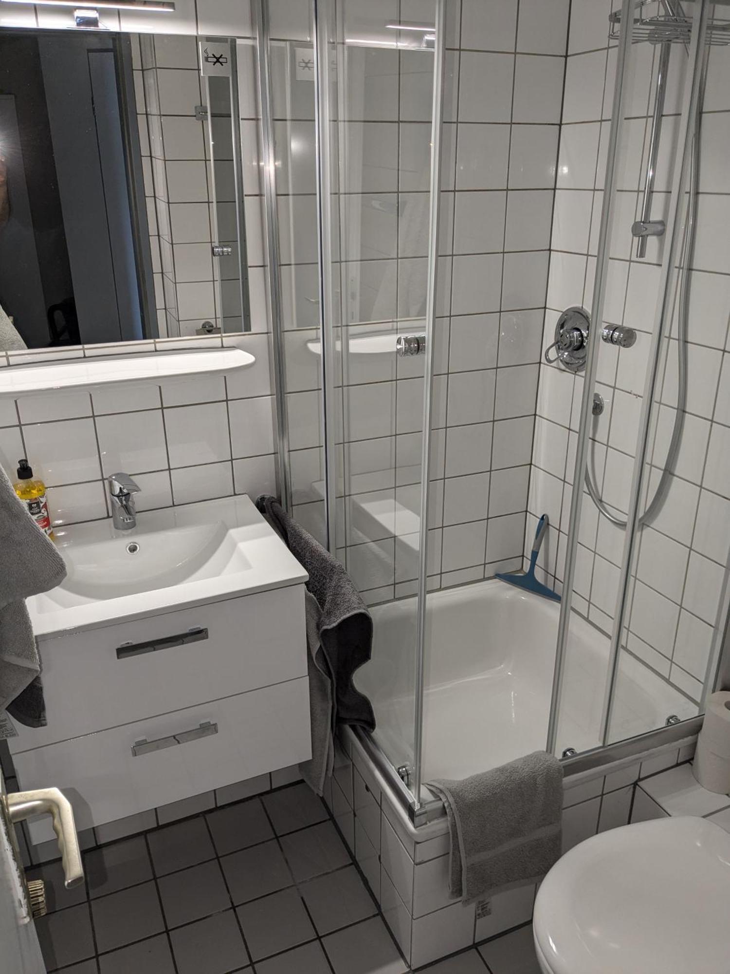 Modernes Studio-Apartment Mitten Im Ruhrgebiet Bochum Esterno foto
